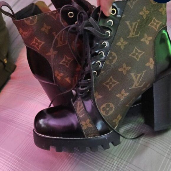 LAUREATE PLATFORM LOUIS VUITTON BOOTS - Picture 1 of 2
